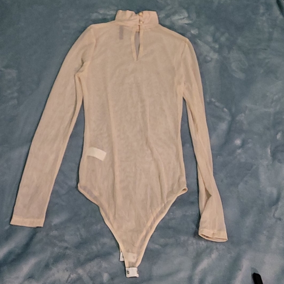 Sheer bodysuit snap closure cream color - Picture 4 of 6